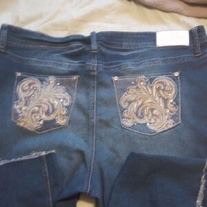 Hydraulic Blue Jeans with Embroidered Pockets